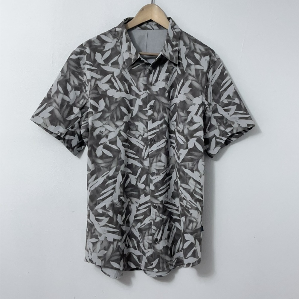 Lululemon Airing Easy Shirt Men XL Gray Leaf Print Short Sleeve